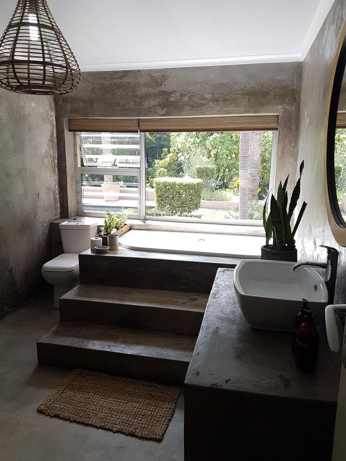 35 On Basil Hotel คาเลดอน ภายนอก รูปภาพ